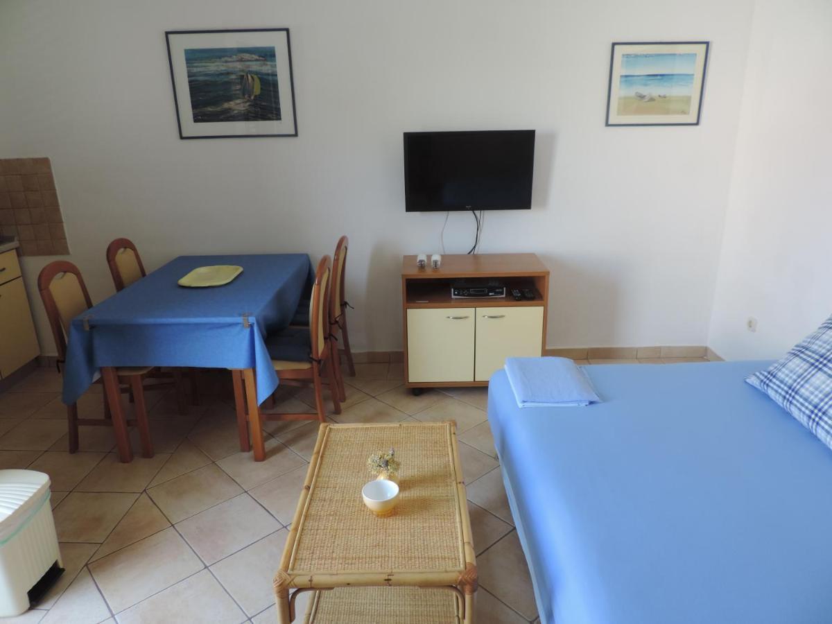 Apartmani Lavanda Pag Town Room photo
